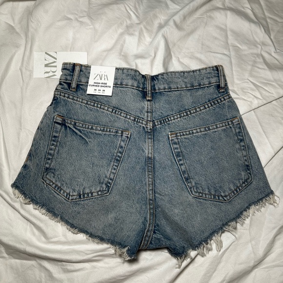 ZARA - Size 36 Jean Shorts - NWT never used - Picture 4 of 5